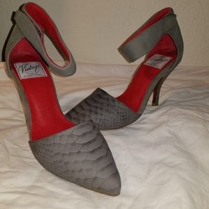 Women's Vintage by Jeffery Campbell heels